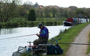 winter bloodworm canal fishing